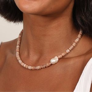 Astrid & Miyu New In Sunstone Beaded Necklace in Gold